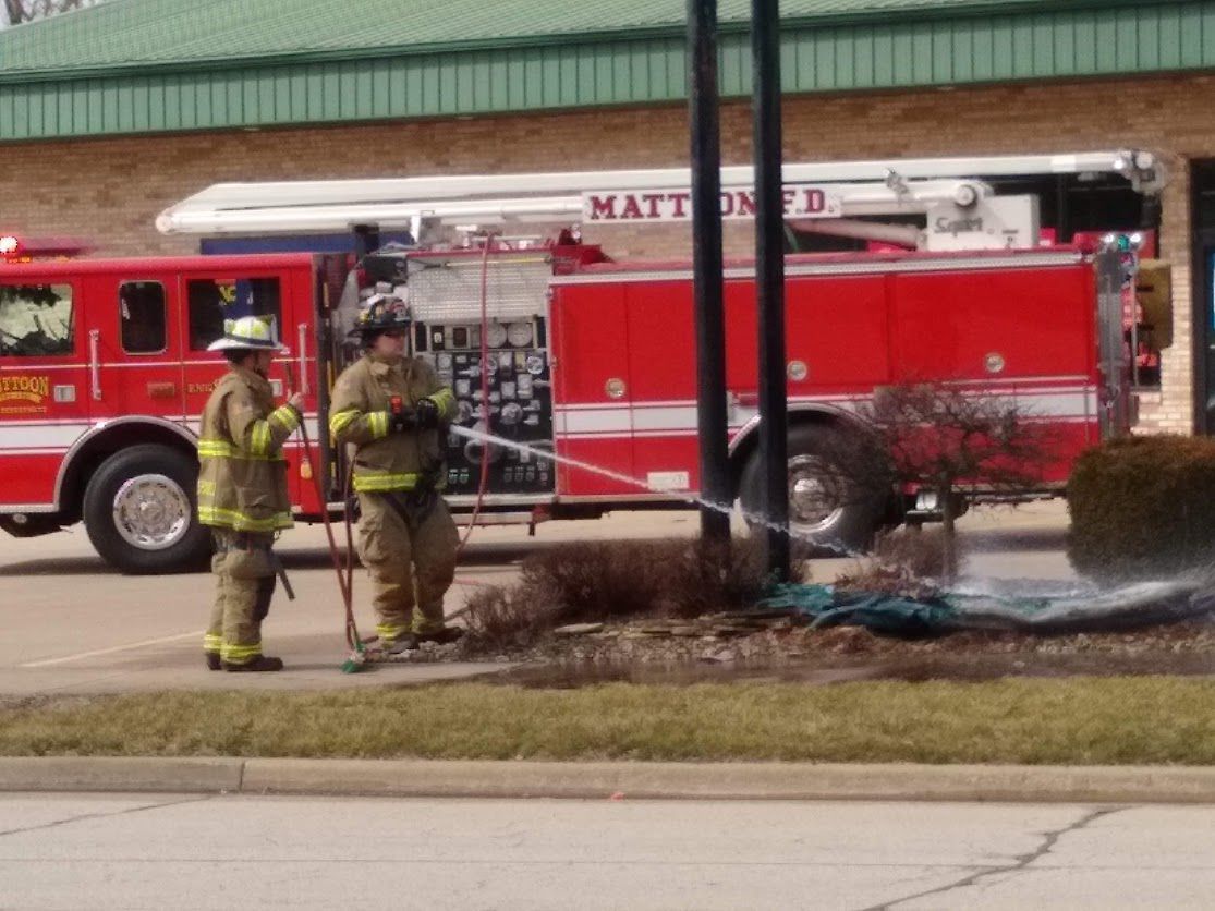 Mattoon Rent-A-Center sign damaged by fire
